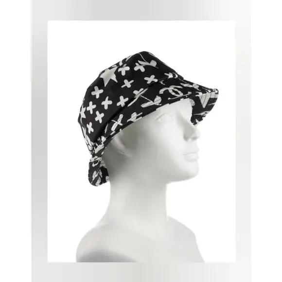 Chanel Black Interlocking CC Printed bucket hat M sz